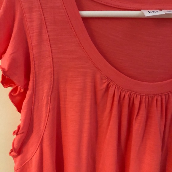 Gap top NWOT - Picture 2 of 3